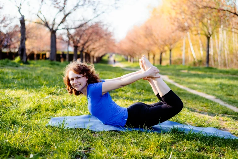 Was ist Yoga? Bunte Leggins und Rauchstäbchen?